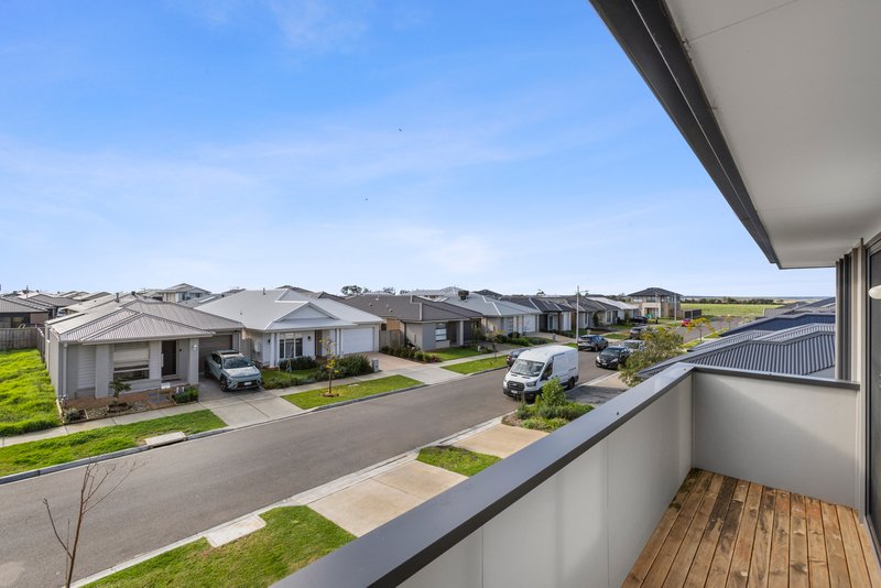 Photo - 10 Aeolus Street, Armstrong Creek VIC 3217 - Image 7