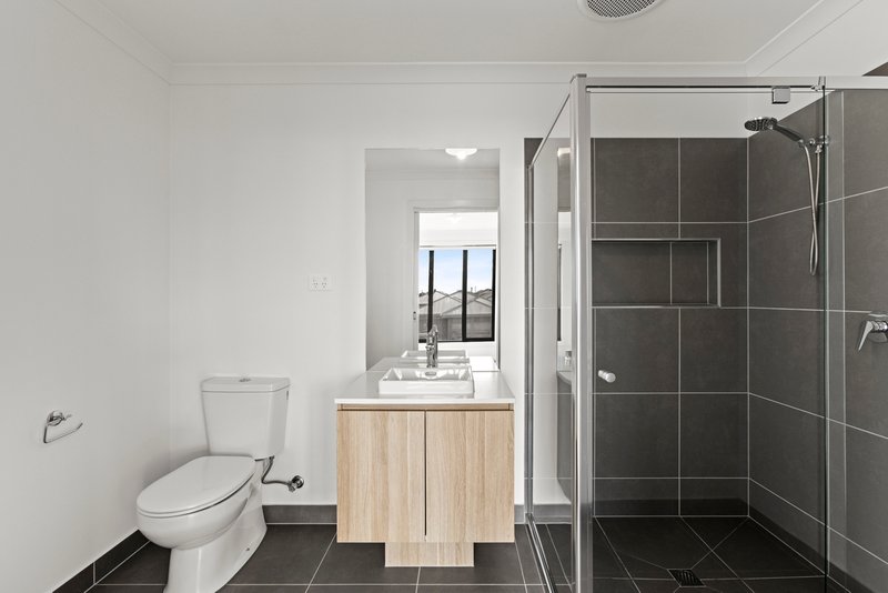 Photo - 10 Aeolus Street, Armstrong Creek VIC 3217 - Image 8