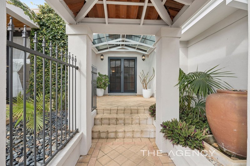 Photo - 10 Akera Close, Hillarys WA 6025 - Image 3