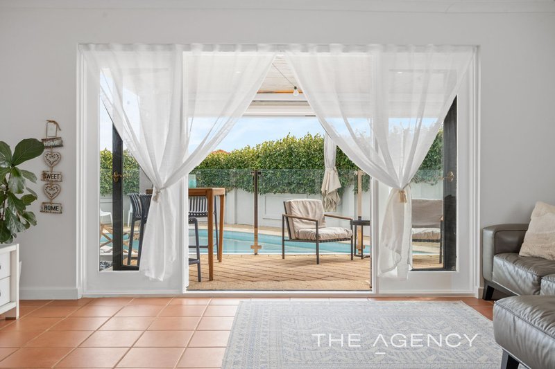 Photo - 10 Akera Close, Hillarys WA 6025 - Image 5