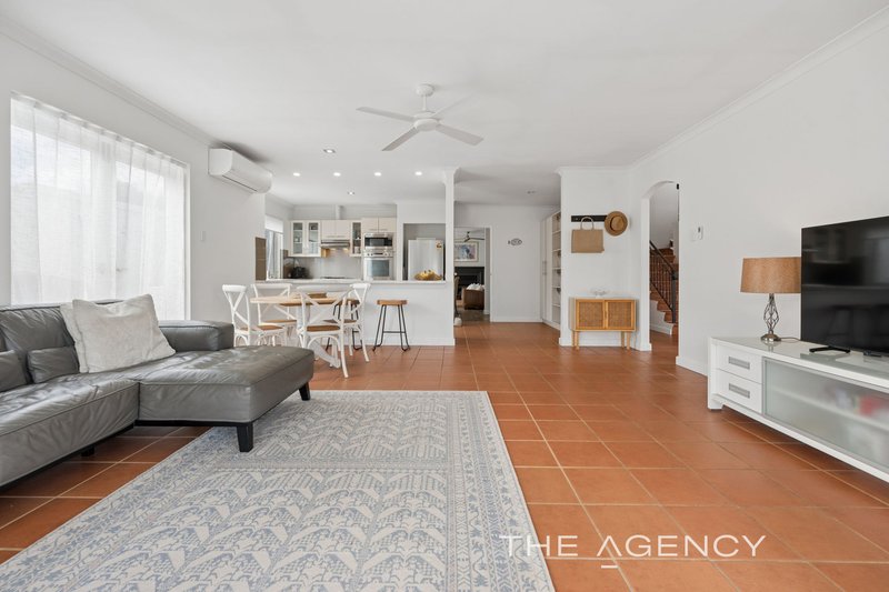 Photo - 10 Akera Close, Hillarys WA 6025 - Image 6