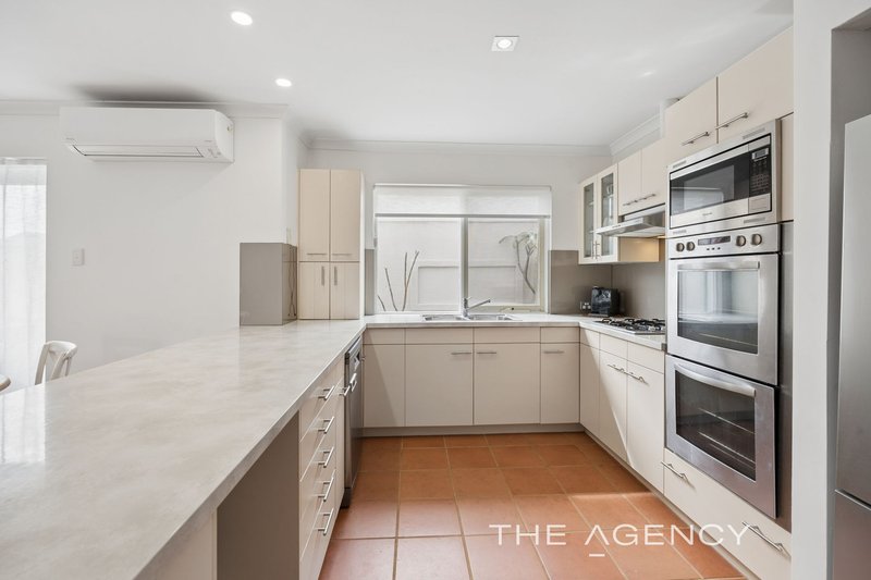 Photo - 10 Akera Close, Hillarys WA 6025 - Image 11