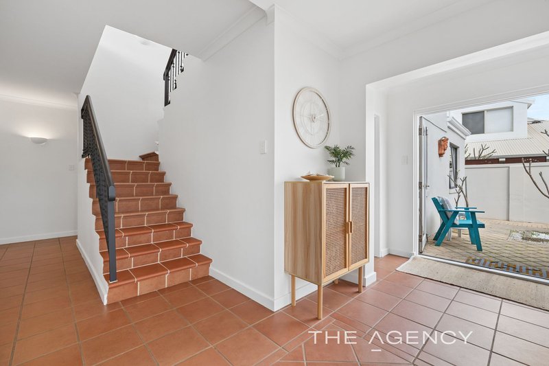 Photo - 10 Akera Close, Hillarys WA 6025 - Image 16