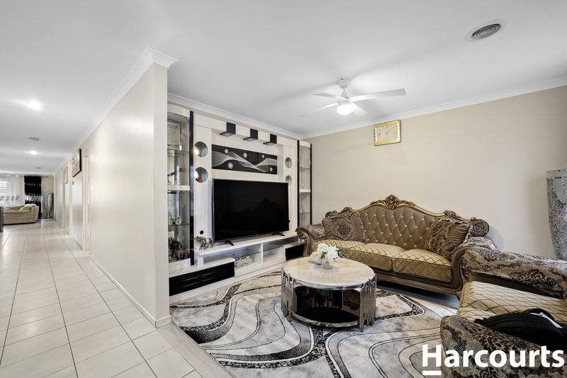 Photo - 10 Akoona Way, Wyndham Vale VIC 3024 - Image 6