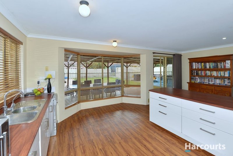 Photo - 10 Albermarle Close, Coodanup WA 6210 - Image 6