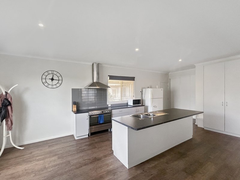 Photo - 10 Albert Street, Benalla VIC 3672 - Image 2