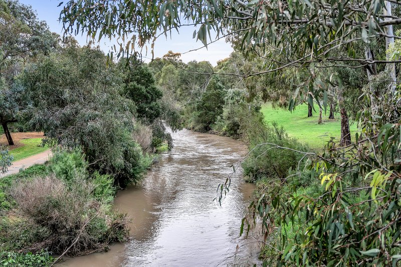 Photo - 10 Alexander Avenue, Coburg North VIC 3058 - Image 15