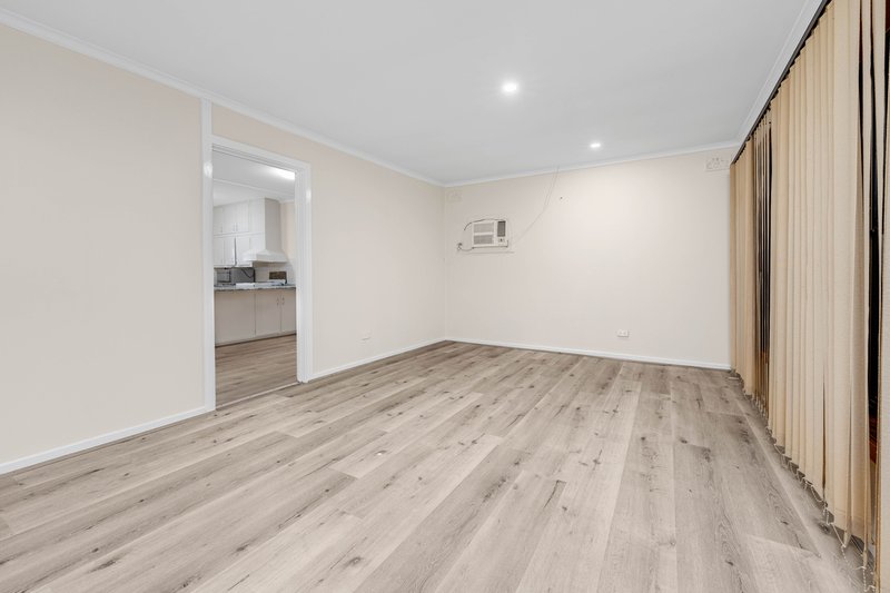 Photo - 10 Alexander Crescent, Christie Downs SA 5164 - Image 2