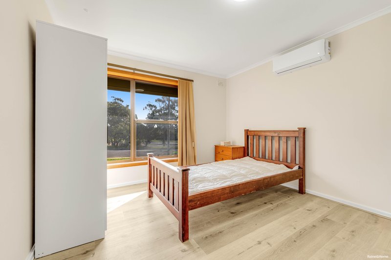 Photo - 10 Alexander Crescent, Christie Downs SA 5164 - Image 7