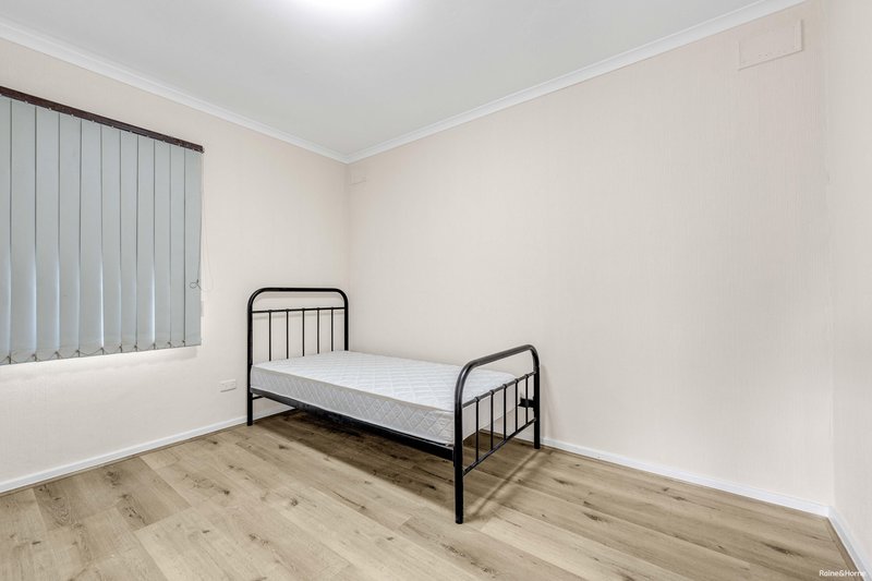 Photo - 10 Alexander Crescent, Christie Downs SA 5164 - Image 10