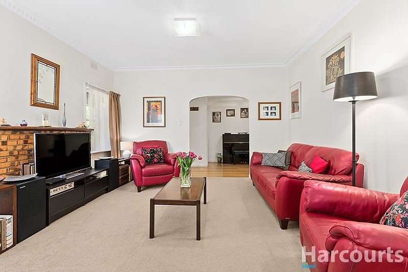 Photo - 10 Allen Street, Glen Waverley VIC 3150 - Image 2