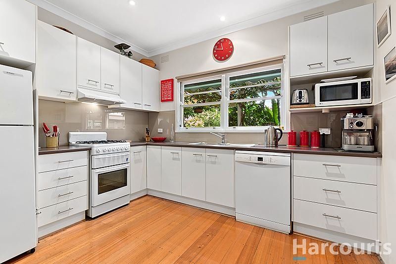 Photo - 10 Allen Street, Glen Waverley VIC 3150 - Image 3