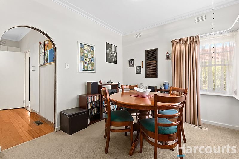 Photo - 10 Allen Street, Glen Waverley VIC 3150 - Image 4