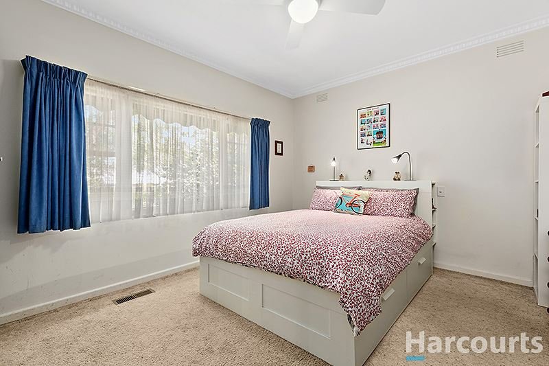 Photo - 10 Allen Street, Glen Waverley VIC 3150 - Image 5