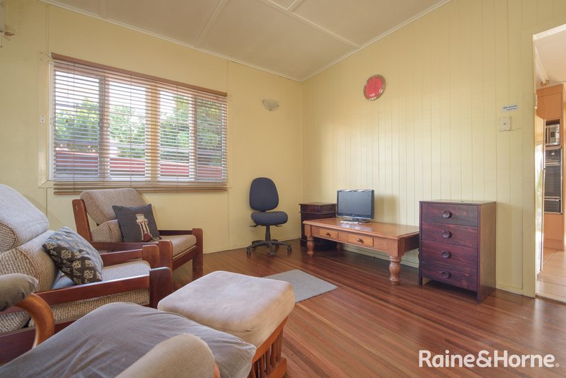 Photo - 10 Allison Street, West Gladstone QLD 4680 - Image 6