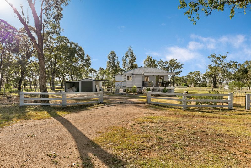 Photo - 10 Allora Street, Hendon QLD 4362 - Image 12