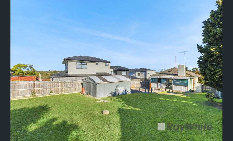 Photo - 10 Almond Drive, Doveton VIC 3177 - Image 2