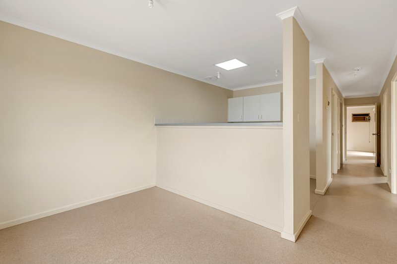 Photo - 10 Alor Court, Noarlunga Downs SA 5168 - Image 10