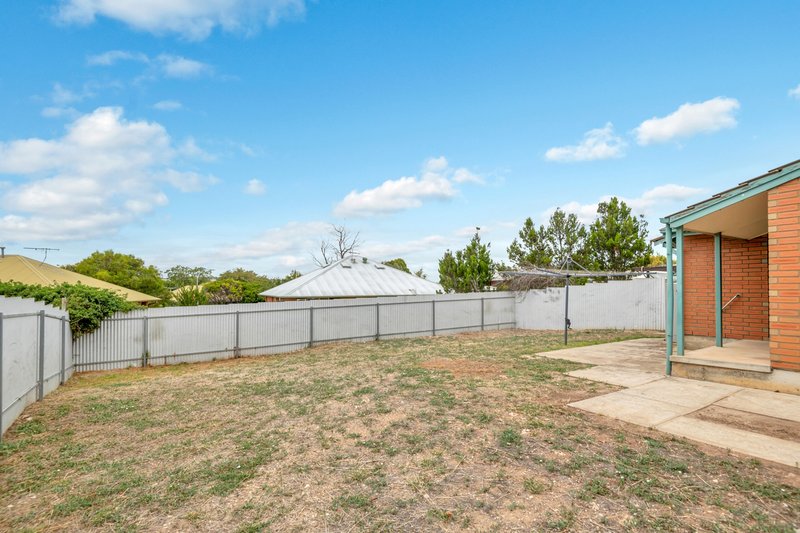 Photo - 10 Alor Court, Noarlunga Downs SA 5168 - Image 12