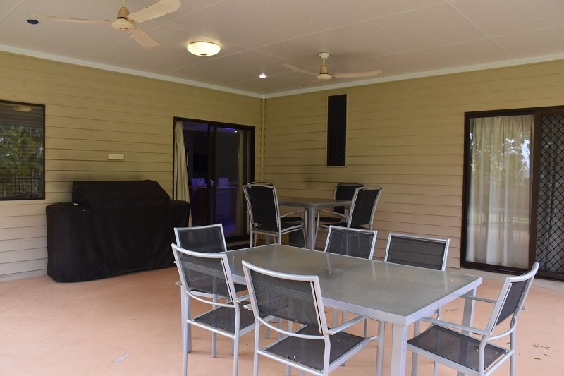 Photo - 10 Alstonia Drive, Nanum QLD 4874 - Image 8