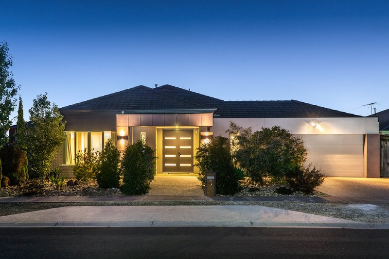 10 Alvis Close, Taylors Hill VIC 3037