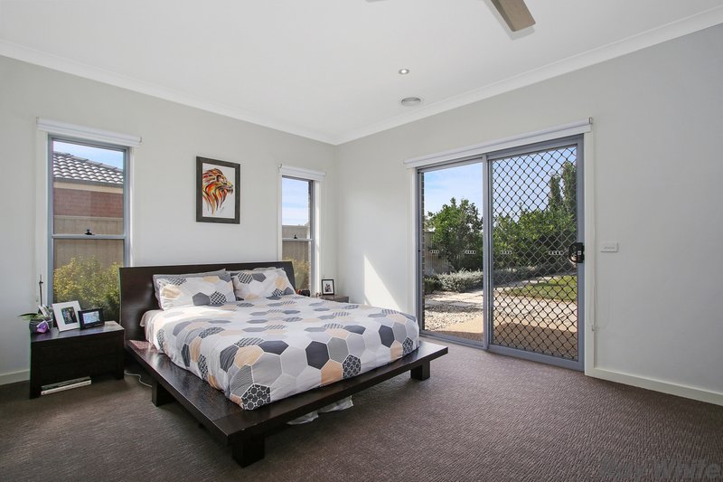 Photo - 10 Amber Avenue, Benalla VIC 3672 - Image 3