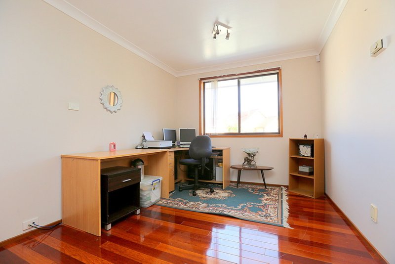 Photo - 10 Amber Place, Bass Hill NSW 2197 - Image 10