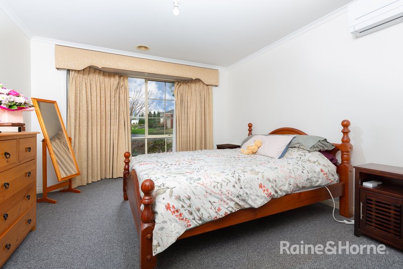 Photo - 10 Ambiance Crescent, Narre Warren South VIC 3805 - Image 5