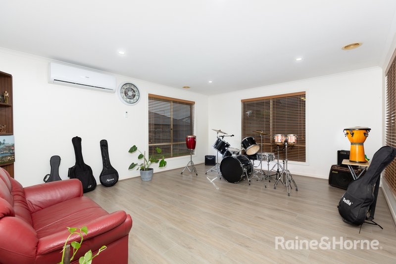 Photo - 10 Ambiance Crescent, Narre Warren South VIC 3805 - Image 13