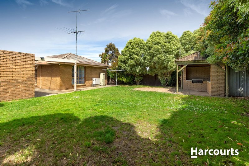 Photo - 10 Ambleside Crescent, Berwick VIC 3806 - Image 13