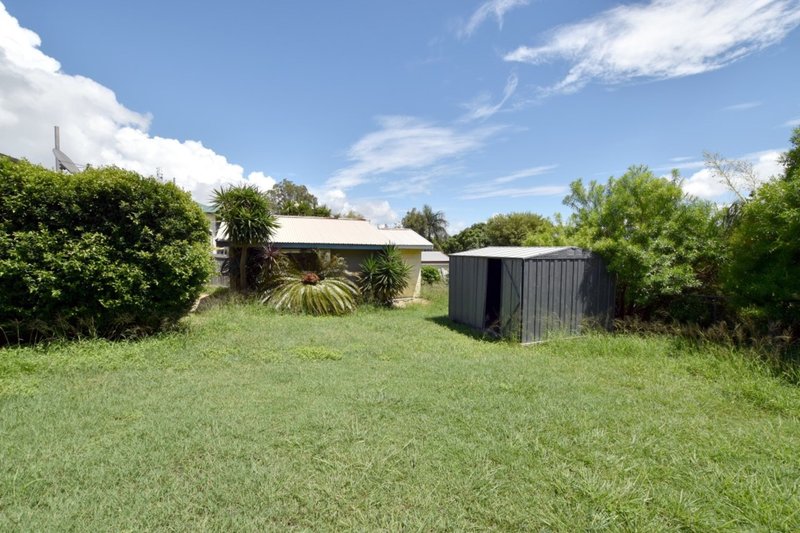 Photo - 10 Amelia Street, West Gladstone QLD 4680 - Image 14