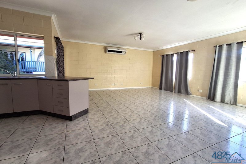 Photo - 10 Angela Boulevard, Mount Isa QLD 4825 - Image 3