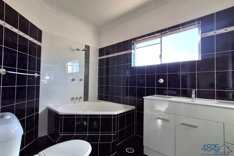Photo - 10 Angela Boulevard, Mount Isa QLD 4825 - Image 8