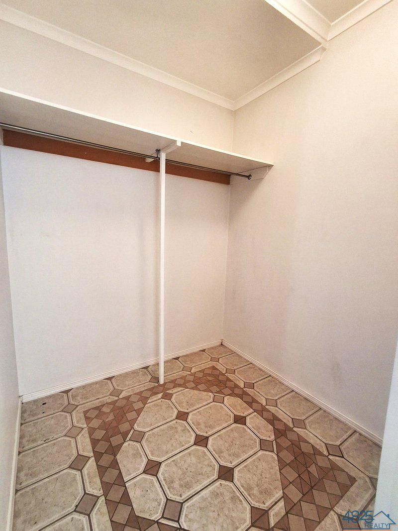 Photo - 10 Angela Boulevard, Mount Isa QLD 4825 - Image 15