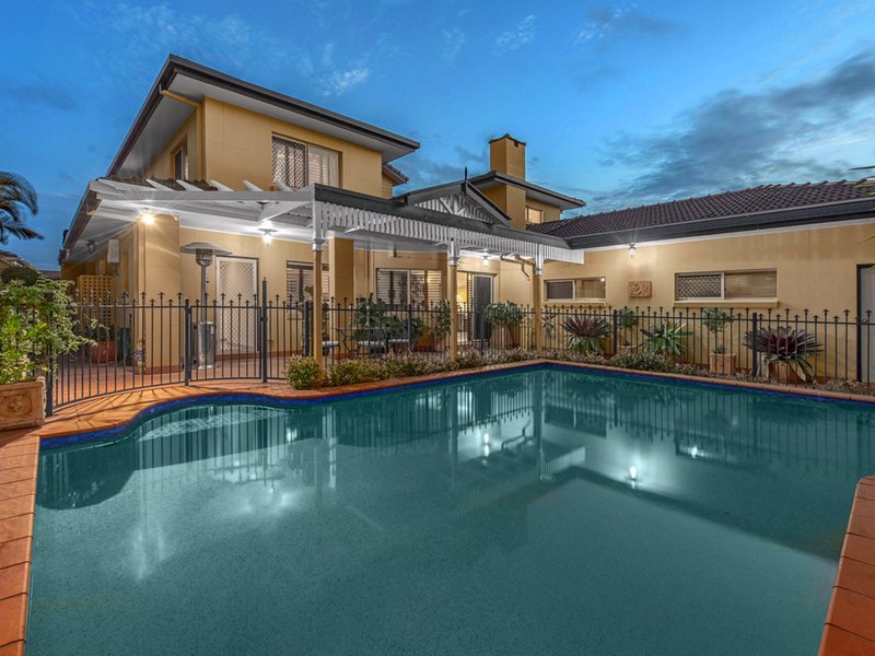 Photo - 10 Aperitif Place, Carseldine QLD 4034 - Image 2