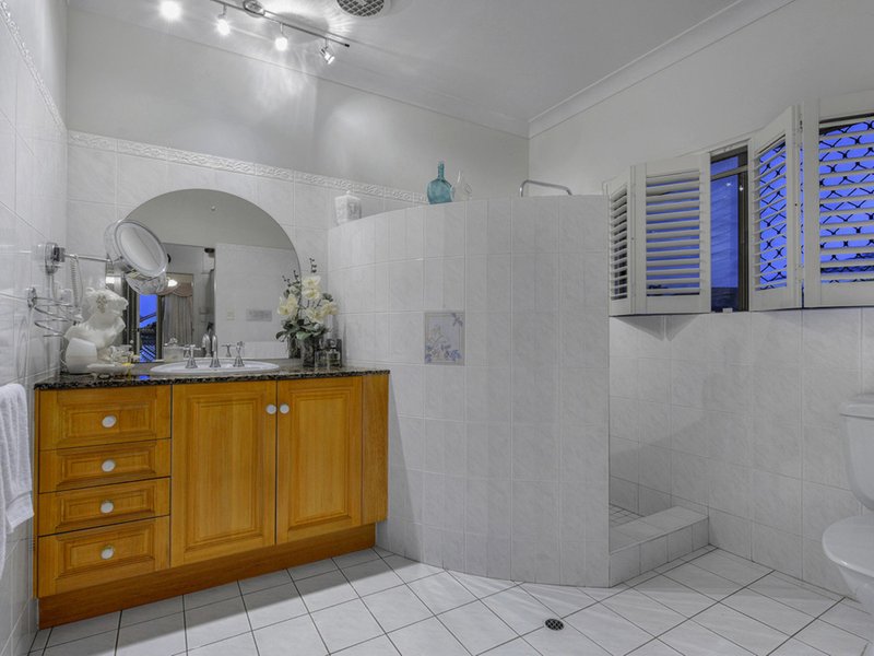 Photo - 10 Aperitif Place, Carseldine QLD 4034 - Image 11