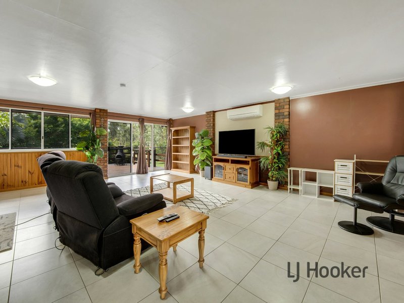 Photo - 10 Aquarius Avenue, River Ranch QLD 4680 - Image 5