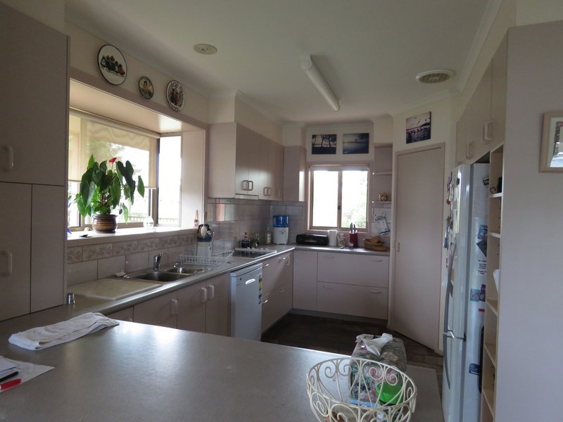 Photo - 10 Aquarius Way, Paynesville VIC 3880 - Image 3