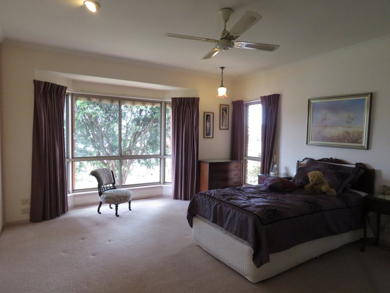 Photo - 10 Aquarius Way, Paynesville VIC 3880 - Image 9