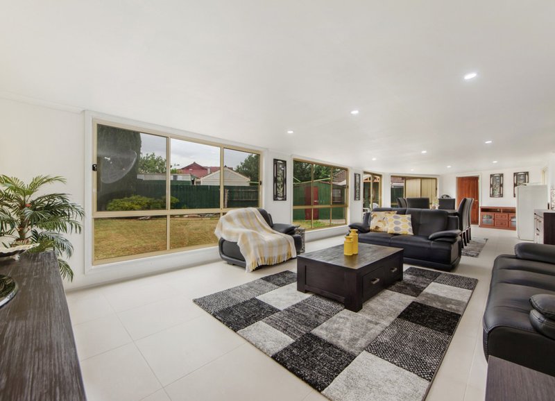 Photo - 10 Ardwell Court, St Albans VIC 3021 - Image 7