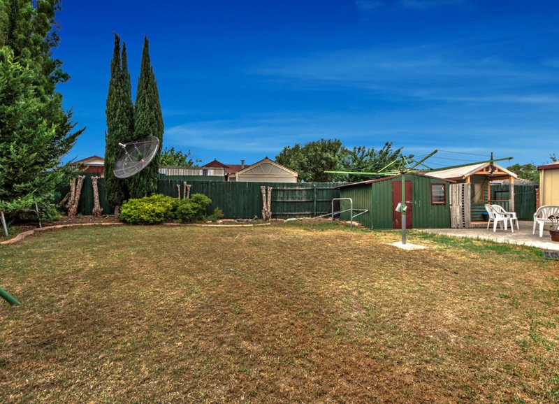 Photo - 10 Ardwell Court, St Albans VIC 3021 - Image 13