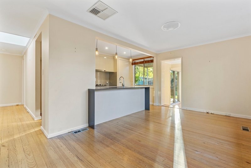 Photo - 10 Argyle Place, Curtin ACT 2605 - Image 3