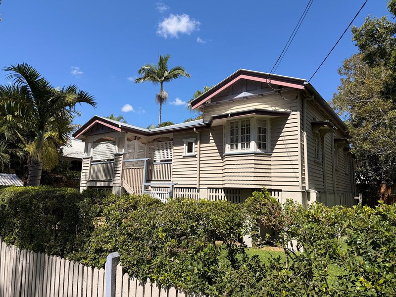 Photo - 10 Arinya Road, Ashgrove QLD 4060 - Image 1