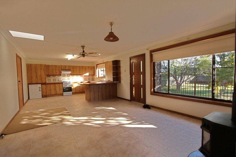 Photo - 10 Arthur Street, Woodford NSW 2778 - Image 4