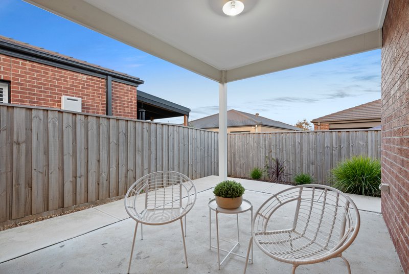 Photo - 10 Arthurdale Crescent, Werribee VIC 3030 - Image 15