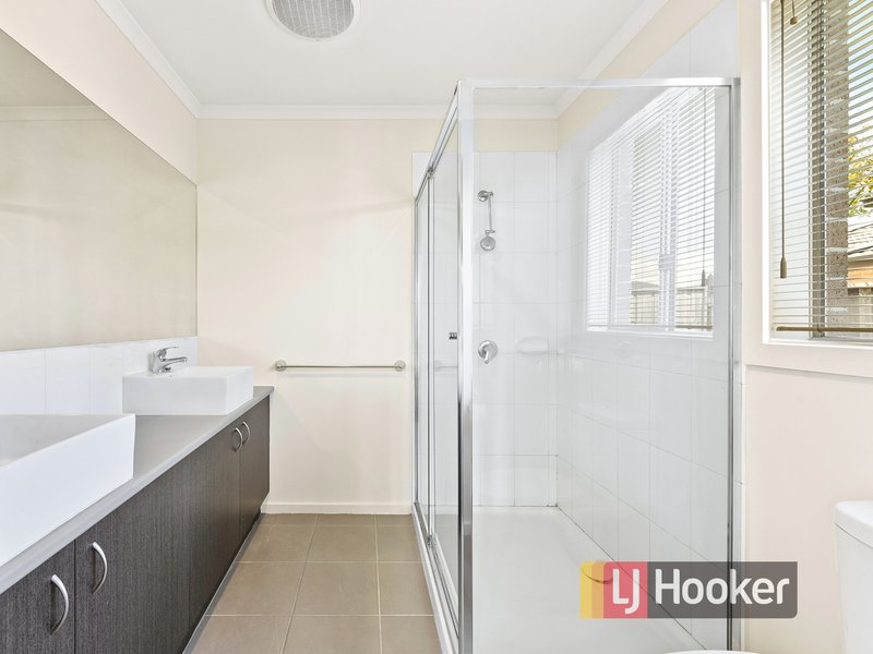 Photo - 10 Aspendale Place, Lyndhurst VIC 3975 - Image 8