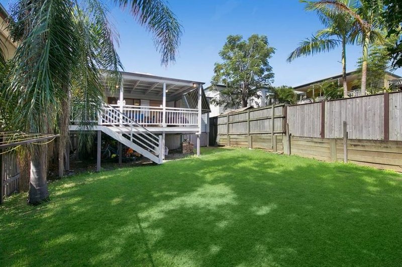 Photo - 10 Aster Street, Cannon Hill QLD 4170 - Image 2