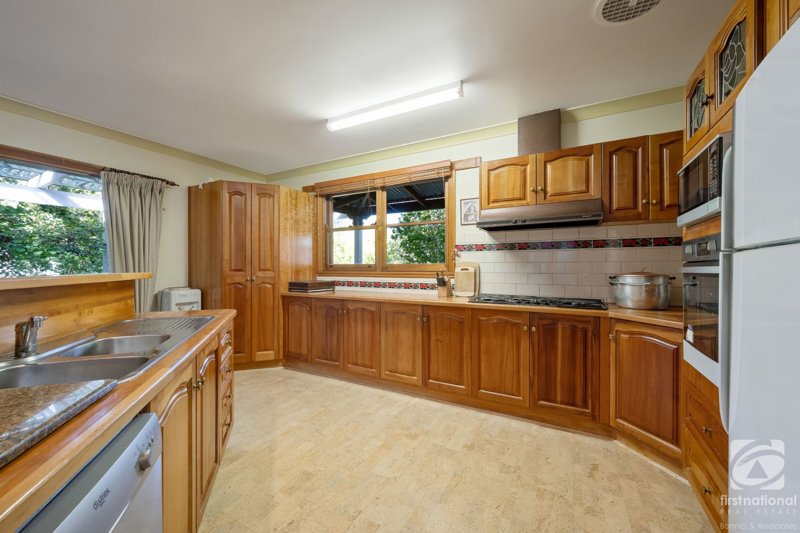 Photo - 10 Atkinson Court, Beechworth VIC 3747 - Image 6