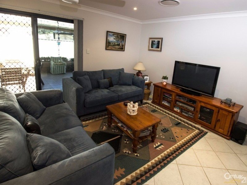 Photo - 10 Atlas Grove, Cameron Park NSW 2285 - Image 7