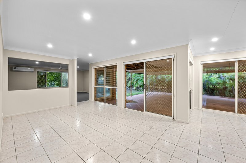 Photo - 10 Atoli Rise, Pacific Pines QLD 4211 - Image 5